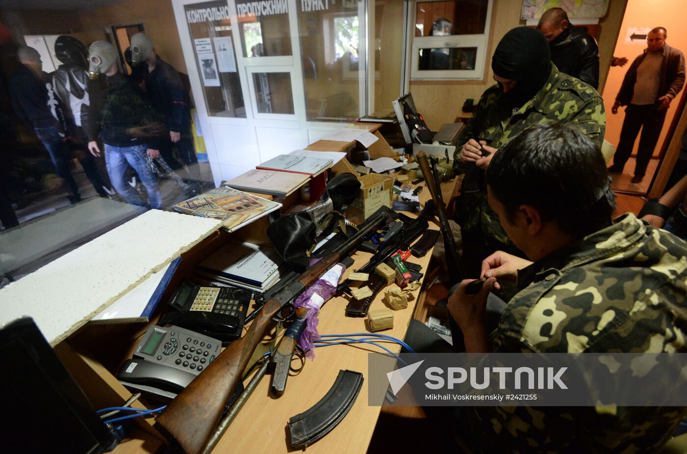Federalization supporters seize police station in Krasnoarmeisk, Donetsk Region