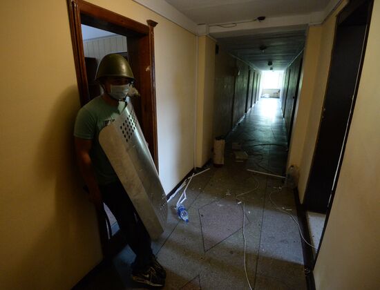 Federalization supporters seize police station in Krasnoarmeisk, Donetsk Region