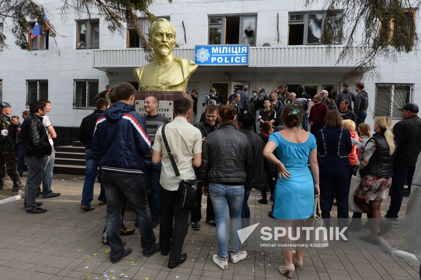 Federalization supporters seize police station in Krasnoarmeisk, Donetsk Region