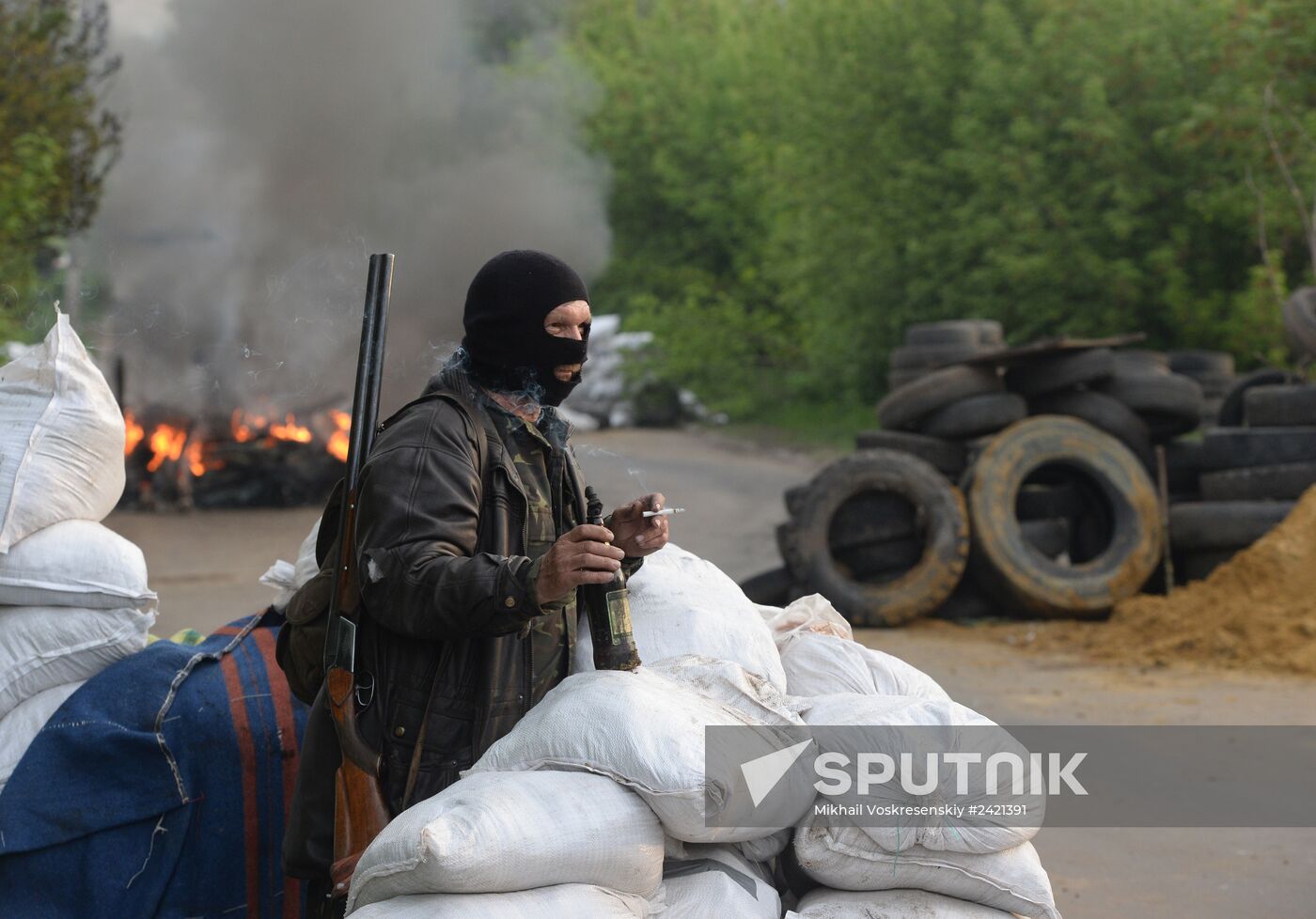 Ukrainian troops launch assault on Slavyansk