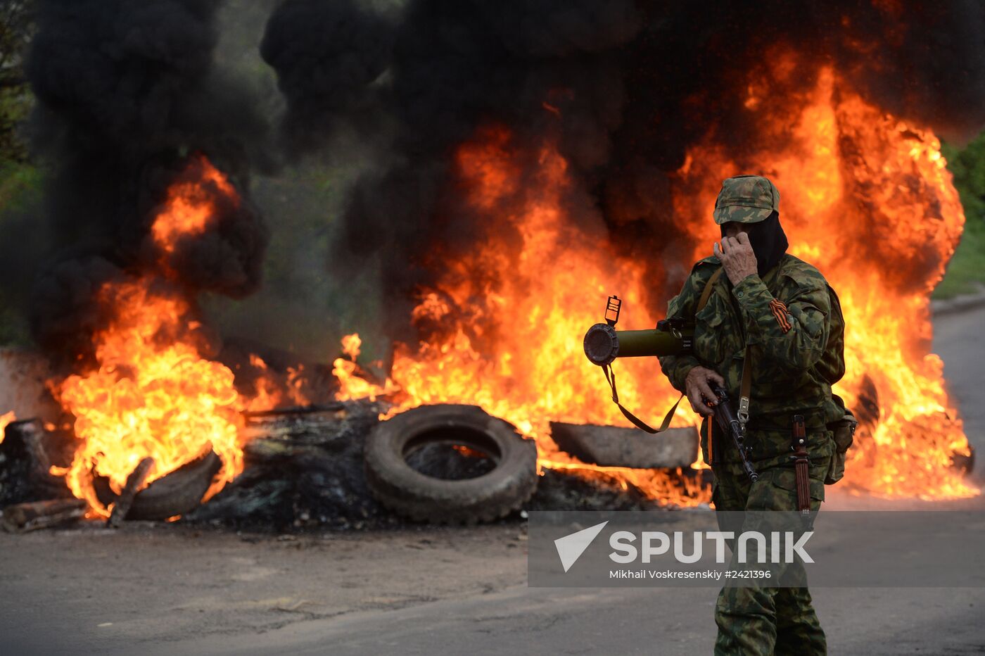 Ukrainian troops launch assault on Slavyansk