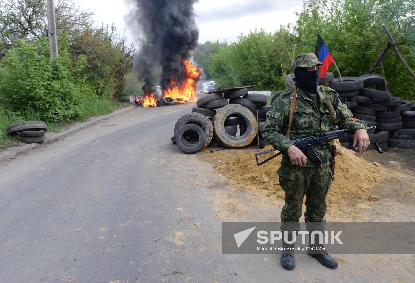 Ukrainian troops launch assault on Slavyansk