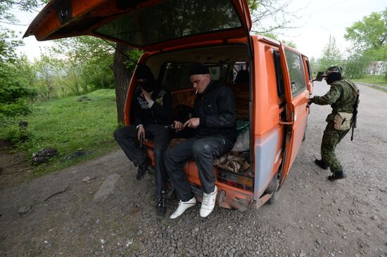 Ukrainian troops launch assault on Slavyansk