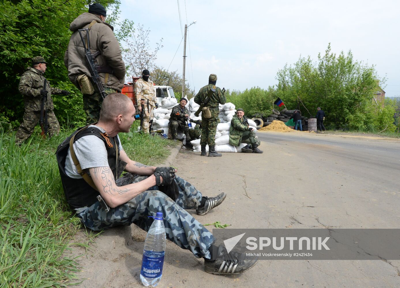 Ukrainian troops launch assault on Slavyansk