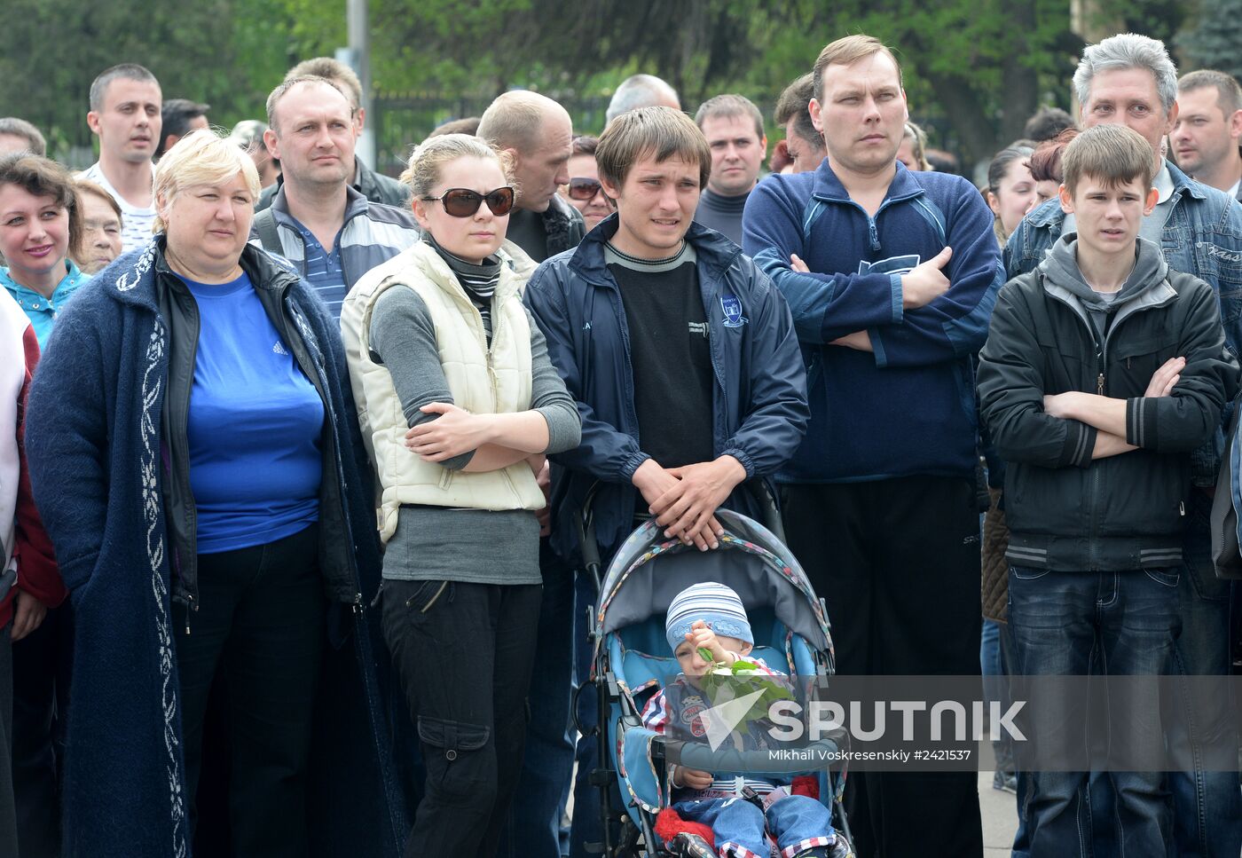 Ukrainian troops launch assault on Slavyansk