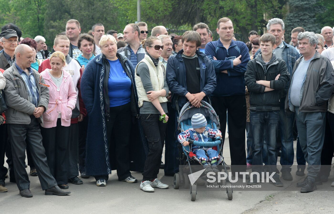 Ukrainian troops launch assault on Slavyansk