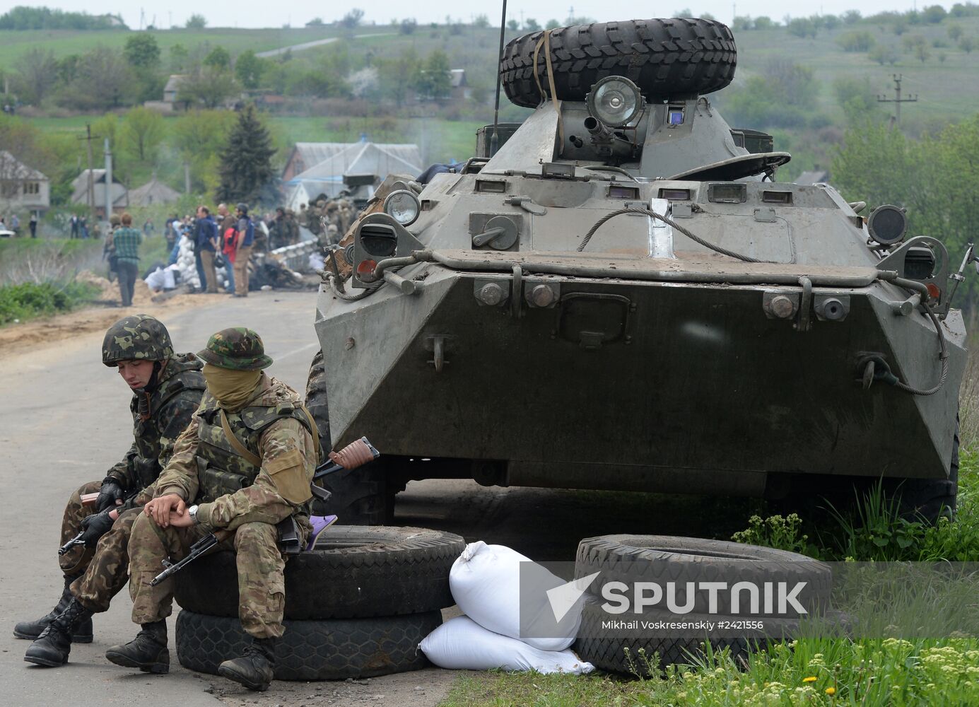 Ukrainian troops launch assault on Slavyansk