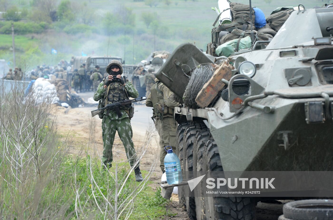 Ukrainian troops launch assault on Slavyansk