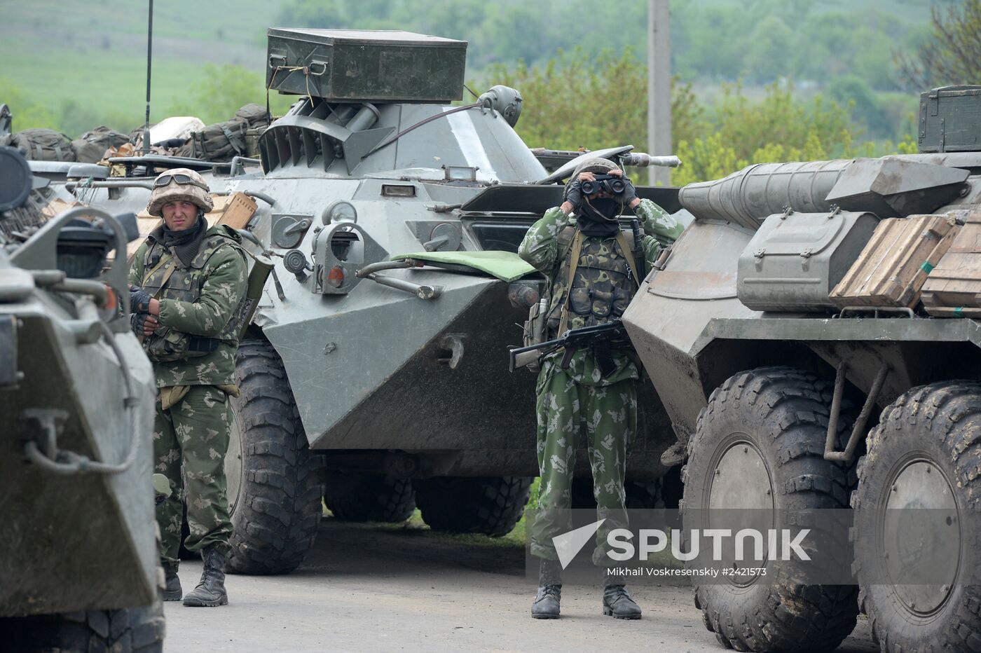 Ukrainian troops launch assault on Slavyansk