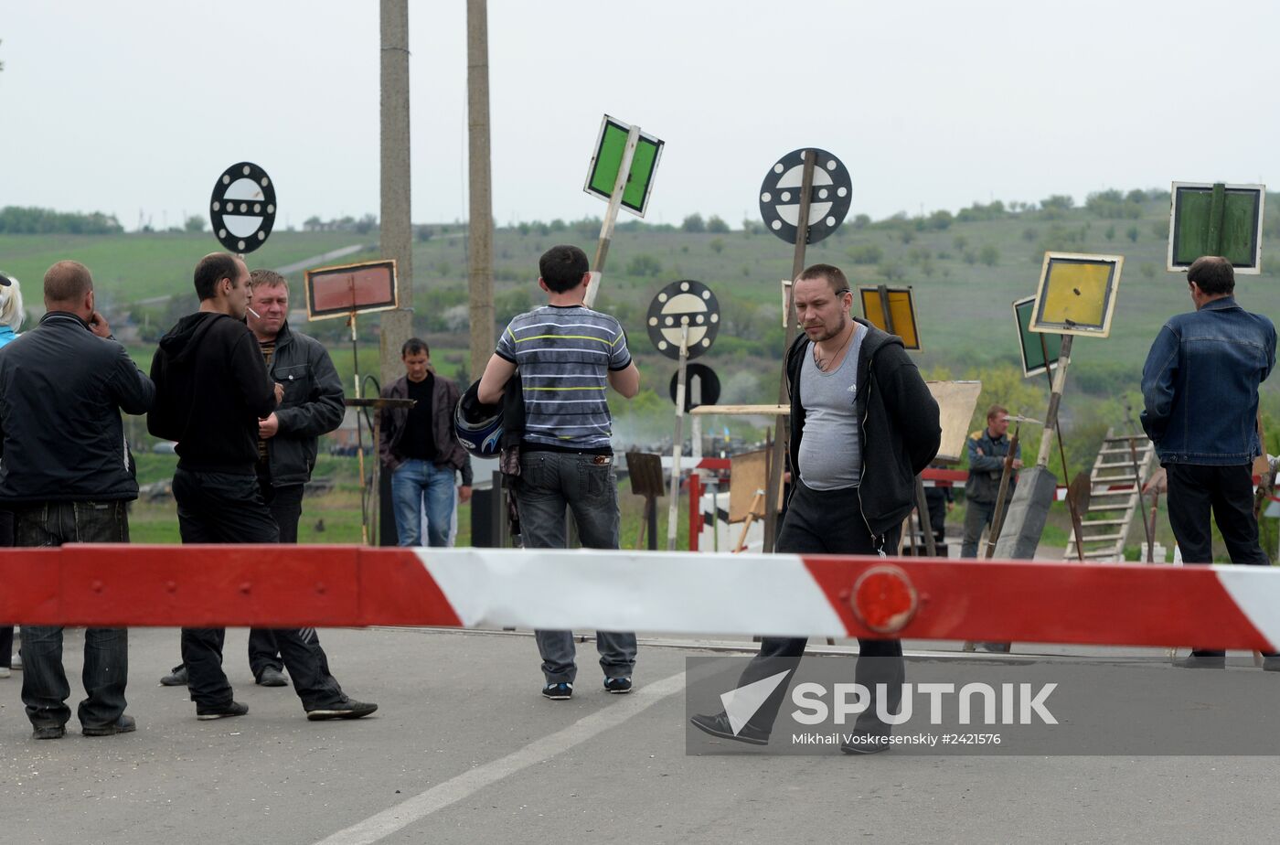 Ukrainian troops launch assault on Slavyansk