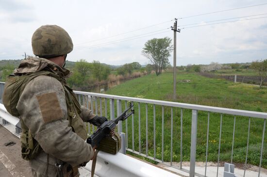 Ukrainian troops launch assault on Slavyansk