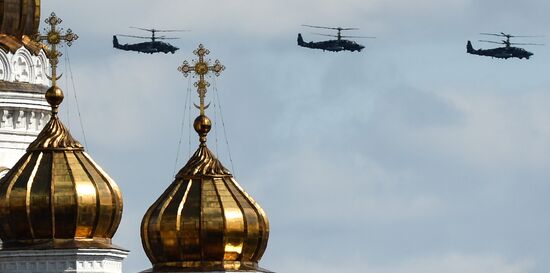 Victory Parade's air show rehearsal