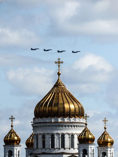 Victory Parade's air show rehearsal