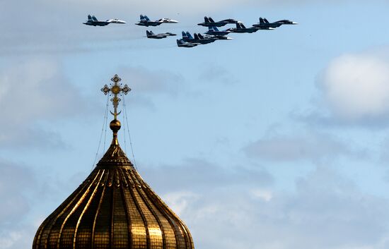 Victory Parade's air show rehearsal