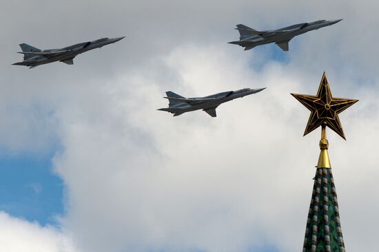 Victory Parade's air show rehearsal