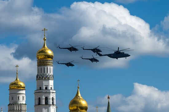 Victory Parade's air show rehearsal