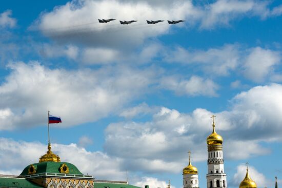 Victory Parade's air show rehearsal