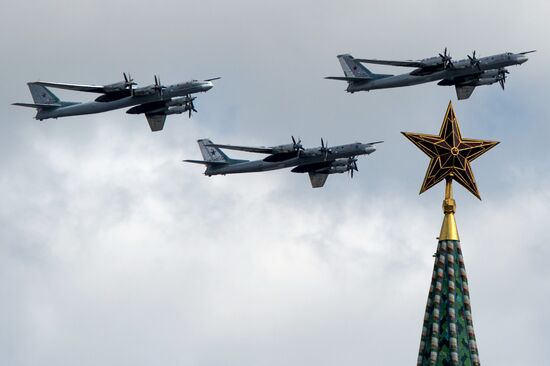 Victory Parade's air show rehearsal