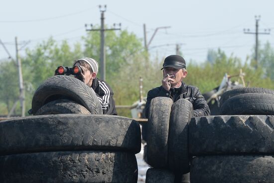 Self-defense checkpoint in Andreyevka, Donetsk Region