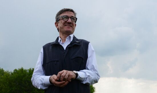 Released OSCE military inspectors arrive in Donetsk