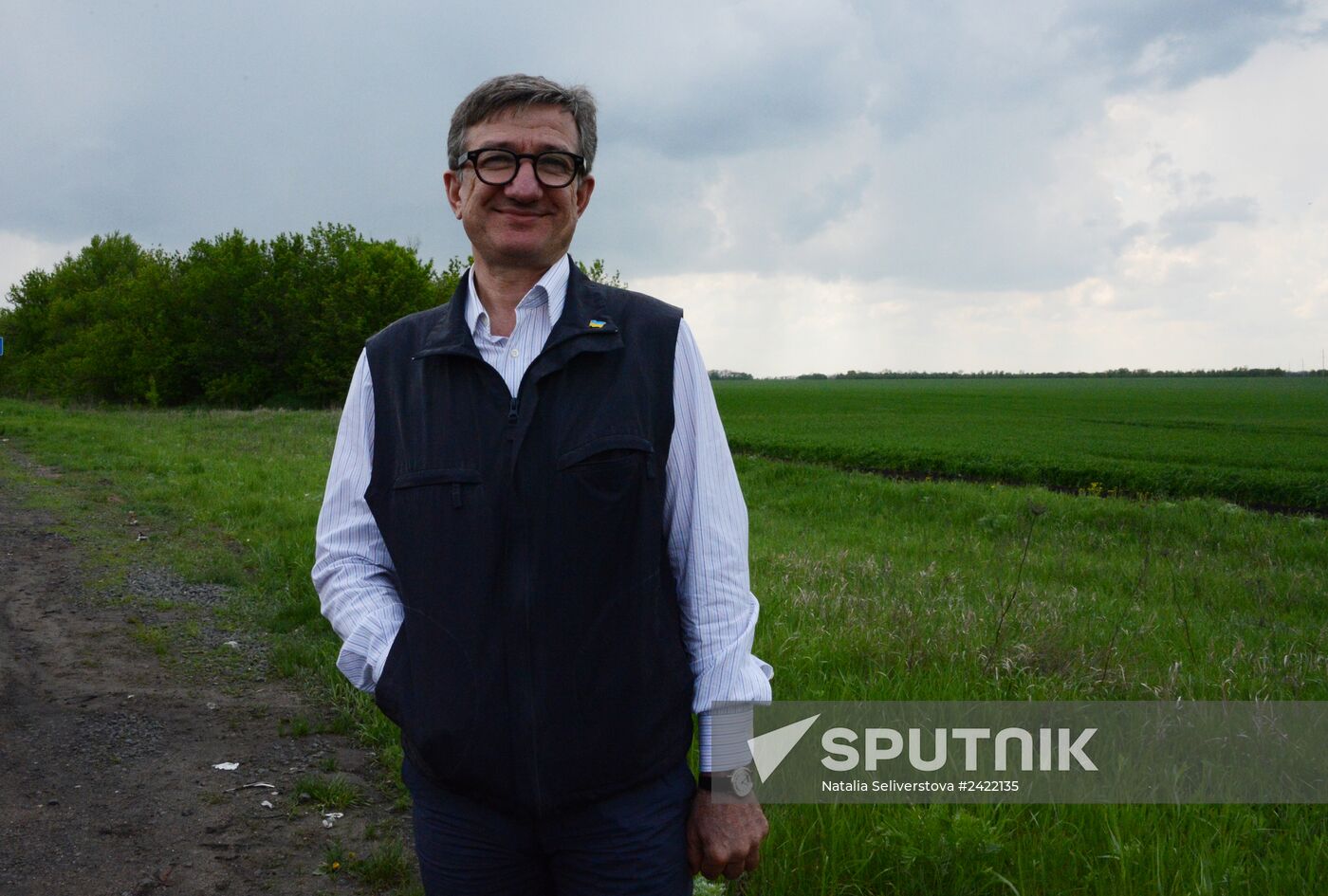 Released OSCE military inspectors arrive in Donetsk