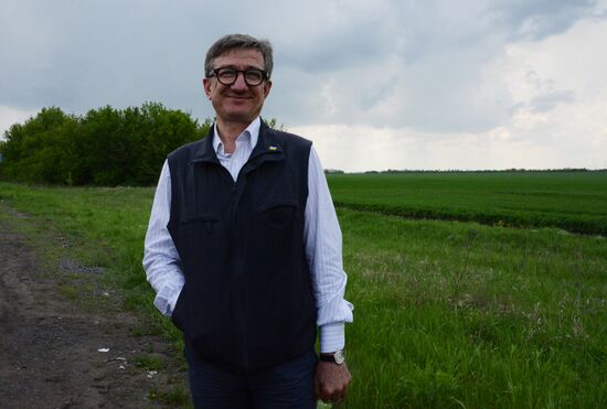 Released OSCE military inspectors arrive in Donetsk