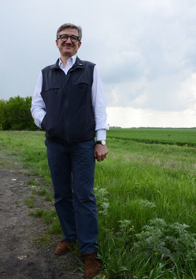 Released OSCE military inspectors arrive in Donetsk