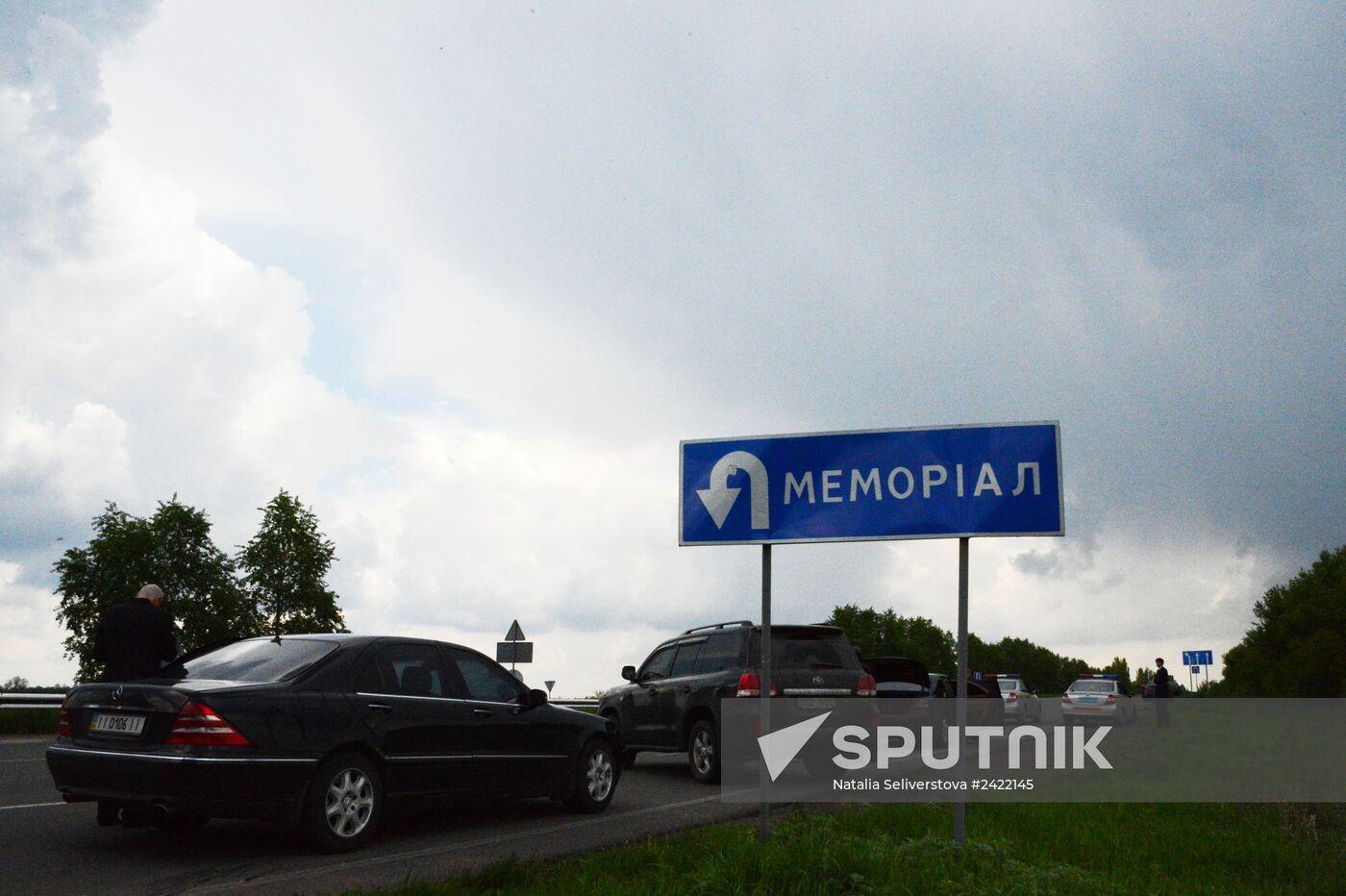 Released OSCE military inspectors arrive in Donetsk