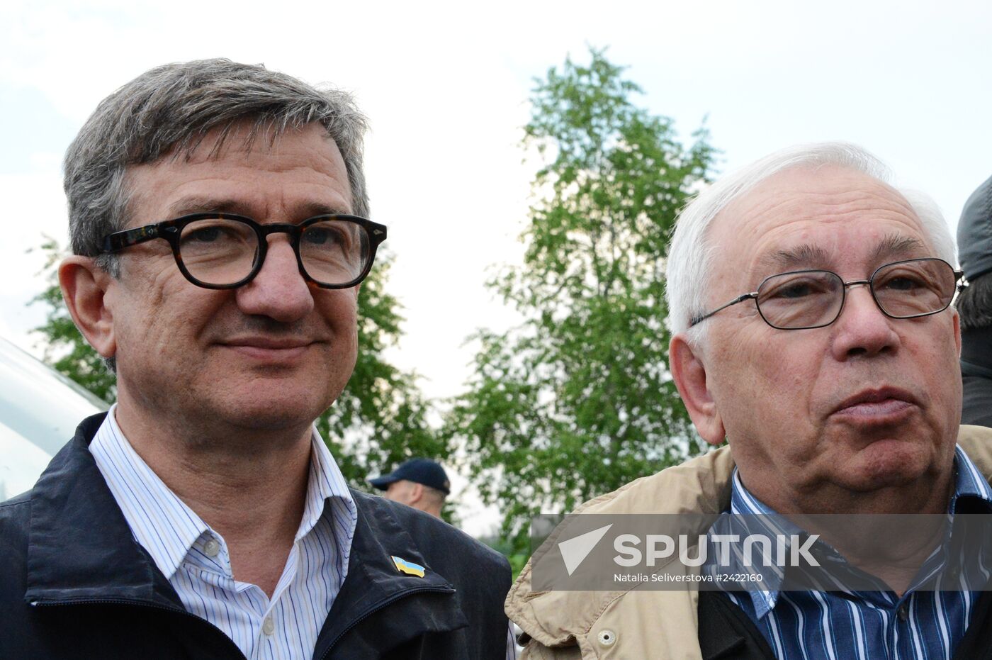 Released OSCE military inspectors arrive in Donetsk