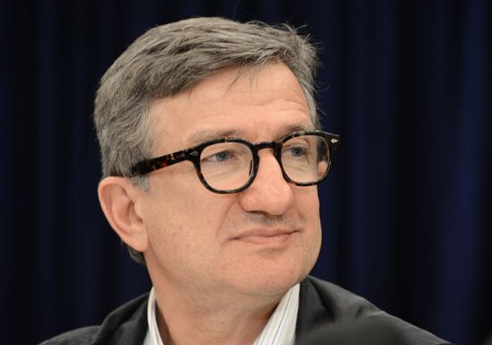 Released OSCE military inspectors arrive in Donetsk