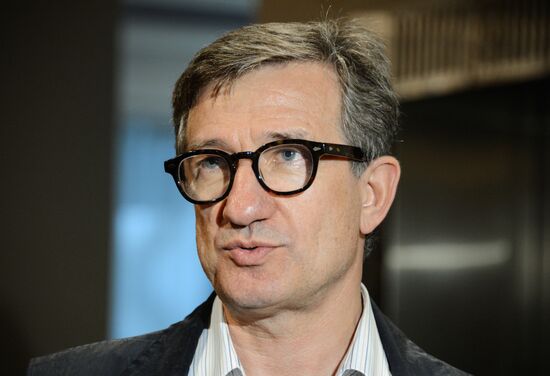 Released OSCE military inspectors arrive in Donetsk