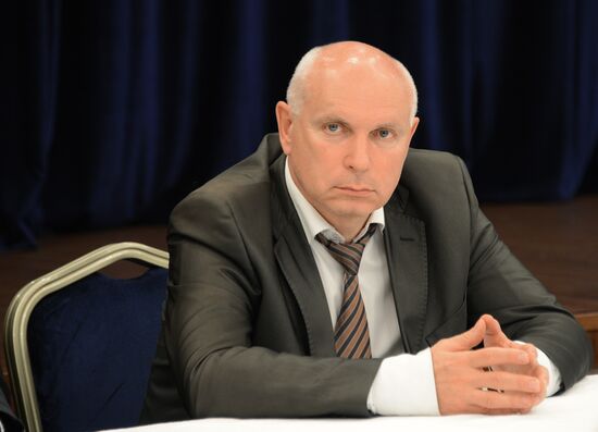 Released OSCE military inspectors arrive in Donetsk