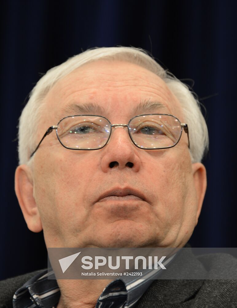 Released OSCE military inspectors arrive in Donetsk