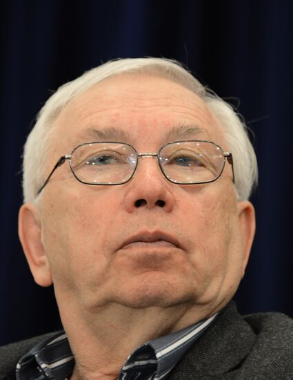 Released OSCE military inspectors arrive in Donetsk