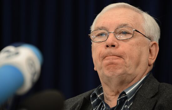 Released OSCE military inspectors arrive in Donetsk