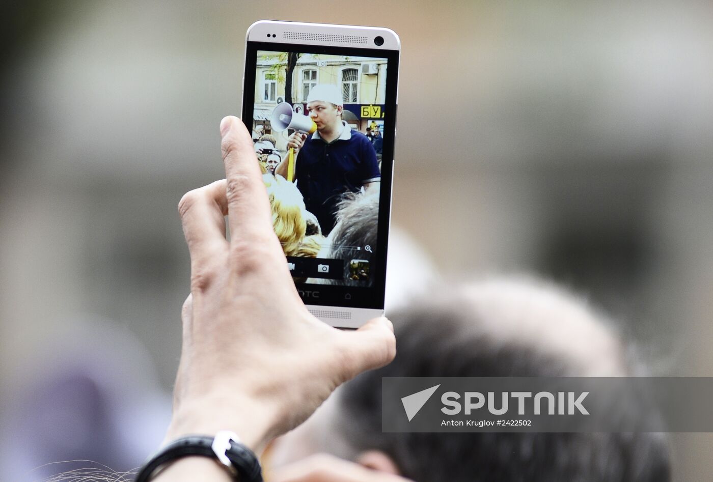 Protesters demand release of people detained after clashes in Odessa