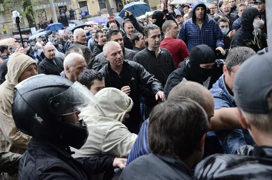 Protesters demand release of people detained after clashes in Odessa