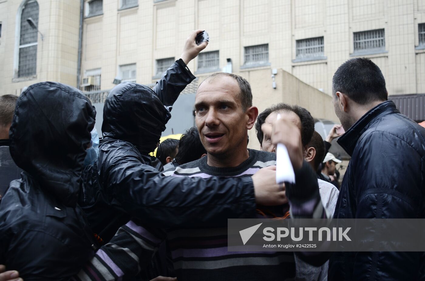 Protesters demand release of people detained after clashes in Odessa