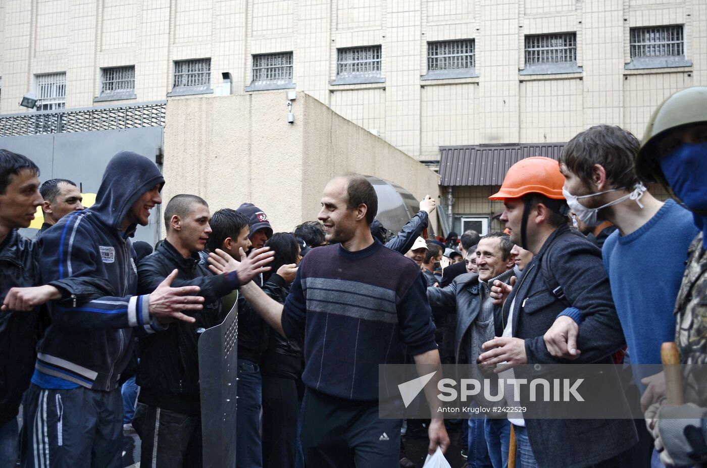 Protesters demand release of people detained after clashes in Odessa