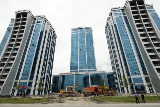 Preparations for opening of Aiman Kadyrova Mosque and high-rise buildings in Argun