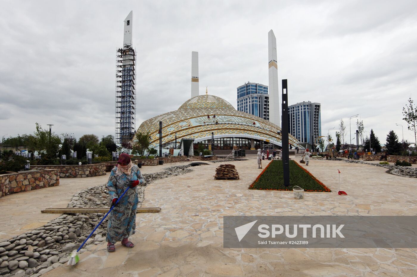 Preparations for opening of Aiman Kadyrova Mosque and high-rise buildings in Argun
