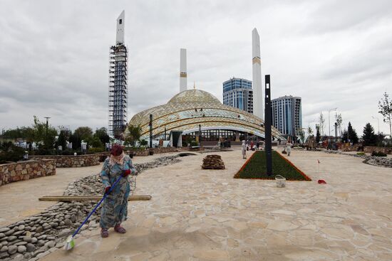 Preparations for opening of Aiman Kadyrova Mosque and high-rise buildings in Argun