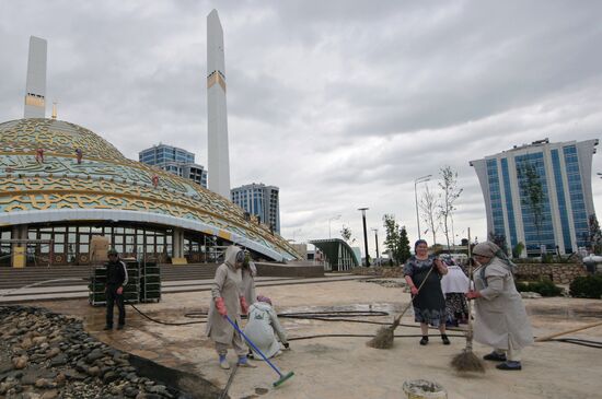 Preparations for opening of Aiman Kadyrova Mosque and high-rise buildings in Argun