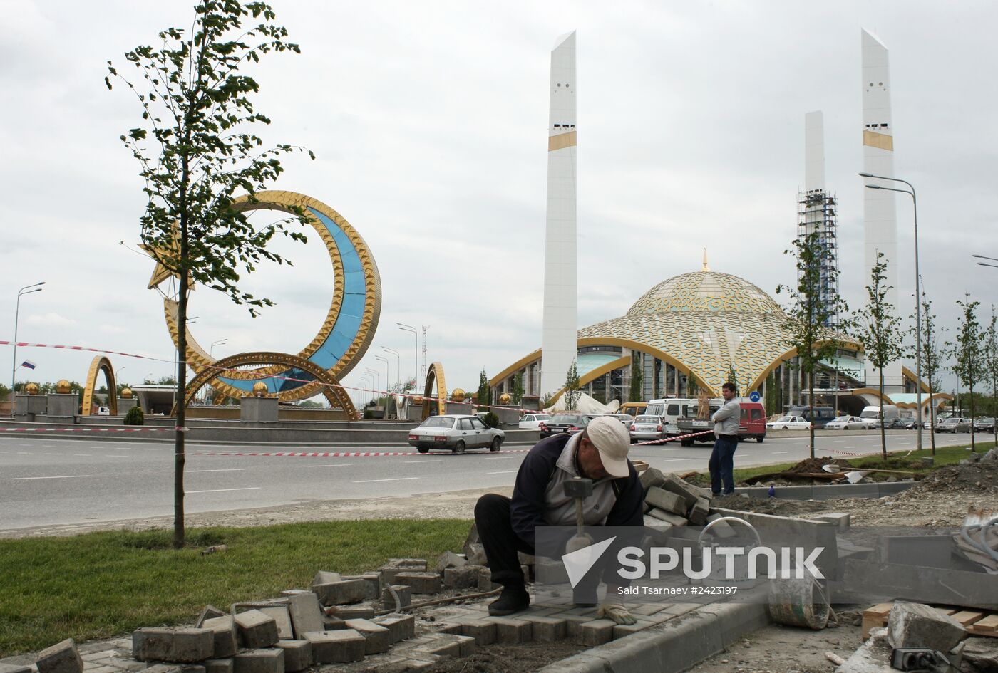 Preparations for opening of Aiman Kadyrova Mosque and high-rise buildings in Argun