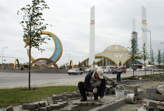 Preparations for opening of Aiman Kadyrova Mosque and high-rise buildings in Argun