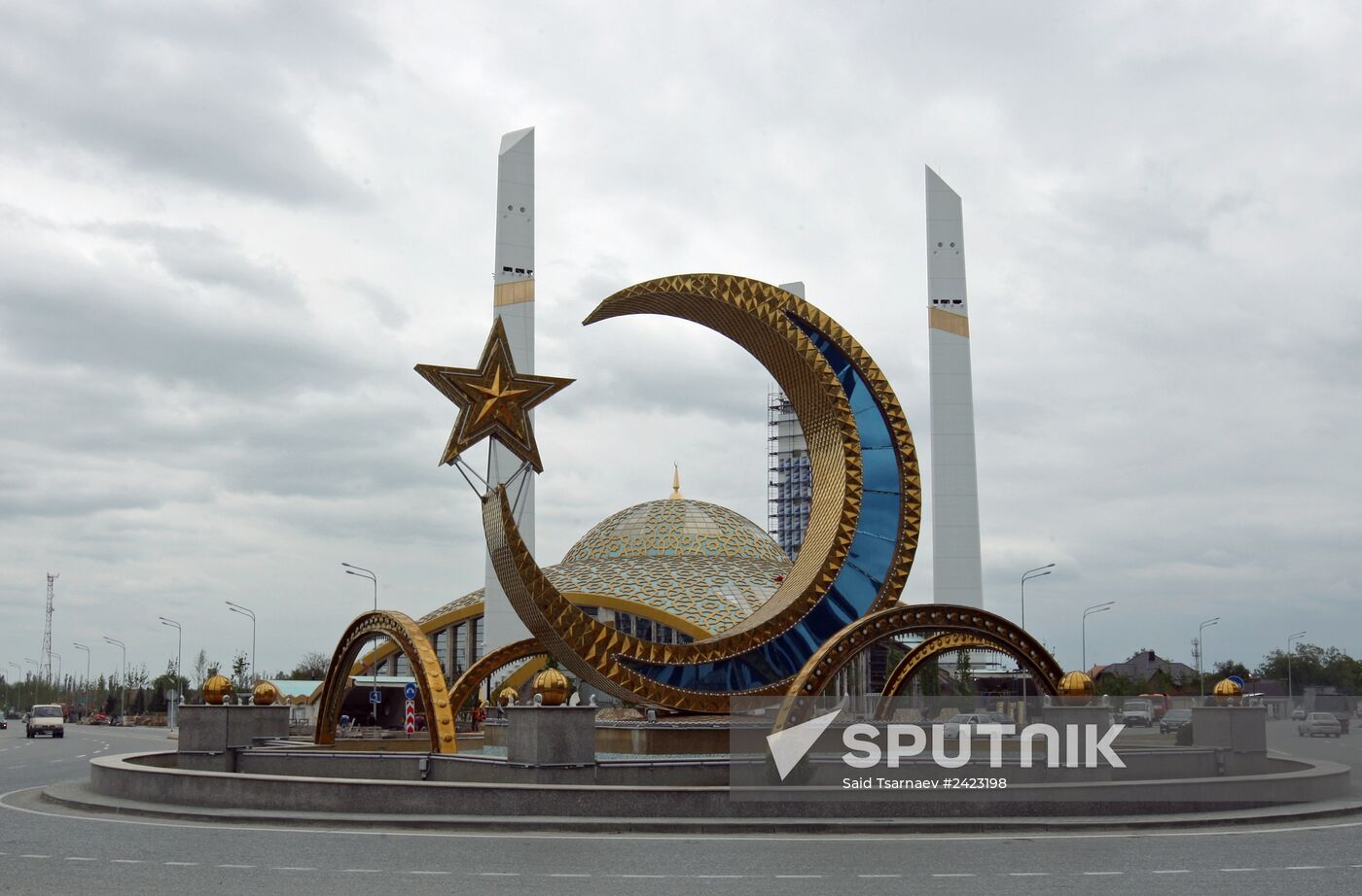 Preparations for opening of Aiman Kadyrova Mosque and high-rise buildings in Argun