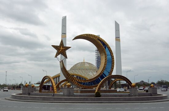 Preparations for opening of Aiman Kadyrova Mosque and high-rise buildings in Argun
