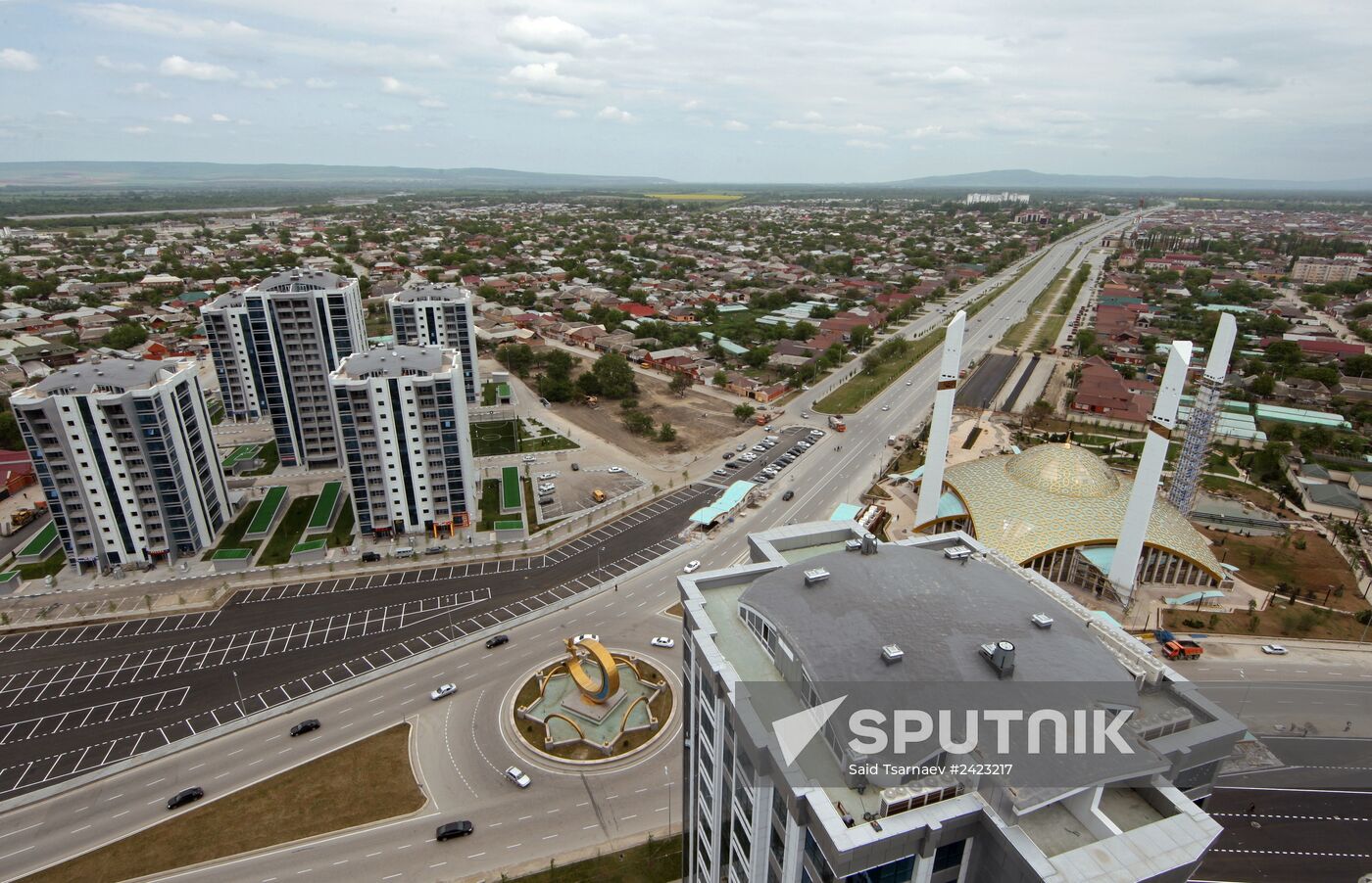 Preparations for opening of Aiman Kadyrova Mosque and high-rise buildings in Argun