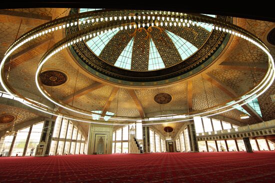 Preparations for opening of Aiman Kadyrova Mosque and high-rise buildings in Argun