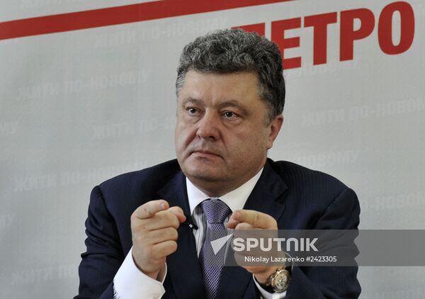 Pyotr Poroshenko at news conference in Kirovograd